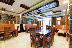 Hotel HHH By OYO Rooms