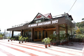 Hotel HHH By OYO Rooms