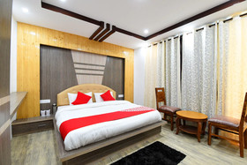 Hotel HHH By OYO Rooms