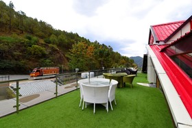 Hotel HHH By OYO Rooms