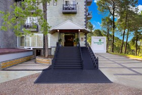Lemon Tree Hotel Mcleodganj
