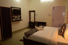 Dee Jay Hotel and Restaurant