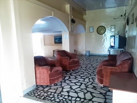 Pops Hotel and Restaurant