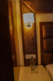 Montrose 11 Boutique