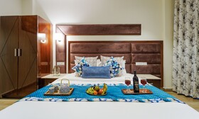 Montrose 11 Boutique