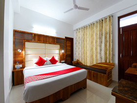 The Royal Nest By OYO Rooms