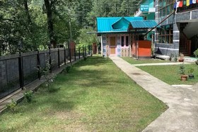 Hotel Aman Place Kasol