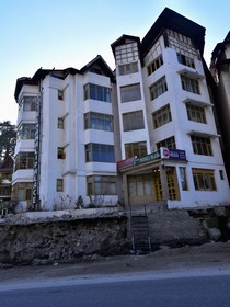 Hotel Manali Palace by OYO Rooms