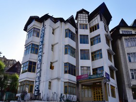 Hotel Manali Palace by OYO Rooms