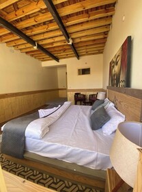 Eskape Inn Kaza