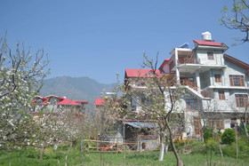Bharhka Countryside Cottage Resort