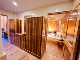 Hill River Resort By West Western