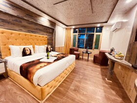 Hill River Resort By West Western