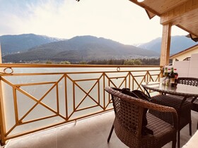 Hill River Resort By West Western