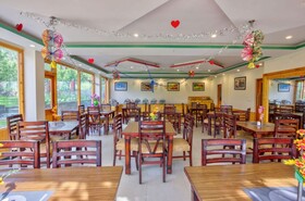 Hotel Grand Oasis