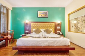 Hotel Grand Oasis