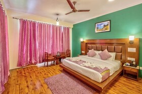 Hotel Grand Oasis