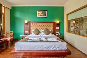 Hotel Grand Oasis
