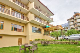 Hotel Grand Oasis