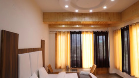 Hotel Himalayan Oak