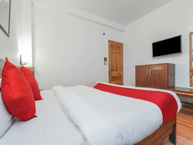Hotel Sunflower by OYO Rooms