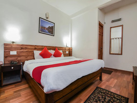 Hotel Sunflower by OYO Rooms