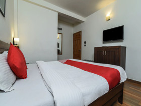 Hotel Sunflower by OYO Rooms