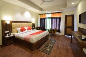Hotel Sunrise Villa by OYO
