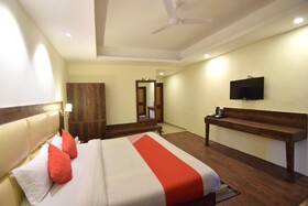Hotel Sunrise Villa by OYO
