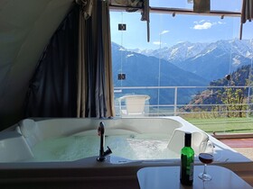 Nirvana Hamta Retreat