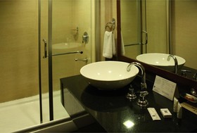 Renest River Country Resort, Manali