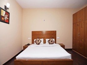 Red Inn by OYO Rooms