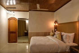 Signature Manali