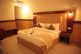Signature Manali