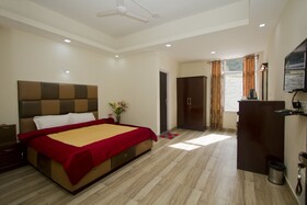Snow Touch Resort By Sriniwasa Hotels