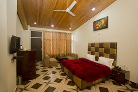 Snow Touch Resort By Sriniwasa Hotels