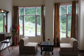 Snow Touch Resort By Sriniwasa Hotels