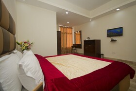 Snow Touch Resort By Sriniwasa Hotels