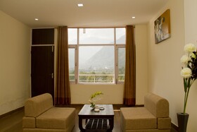 Snow Touch Resort By Sriniwasa Hotels