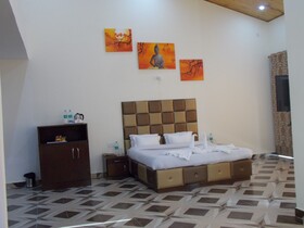 Snow Touch Resort By Sriniwasa Hotels