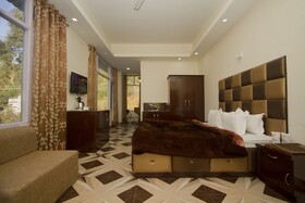 Snow Touch Resort By Sriniwasa Hotels