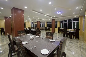 Snow Touch Resort By Sriniwasa Hotels