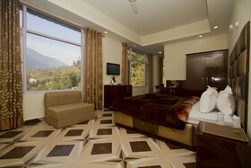 Snow Touch Resort By Sriniwasa Hotels