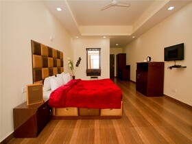 Snow Touch Resort By Sriniwasa Hotels