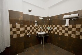 Snow Touch Resort By Sriniwasa Hotels