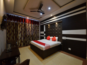 Hotel Paras By OYO Rooms