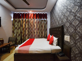 Hotel Paras By OYO Rooms