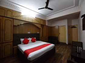 Hotel Paras By OYO Rooms