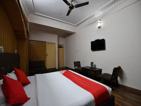 Hotel Paras By OYO Rooms