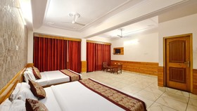 Hotel Chand Himalayan Brothers